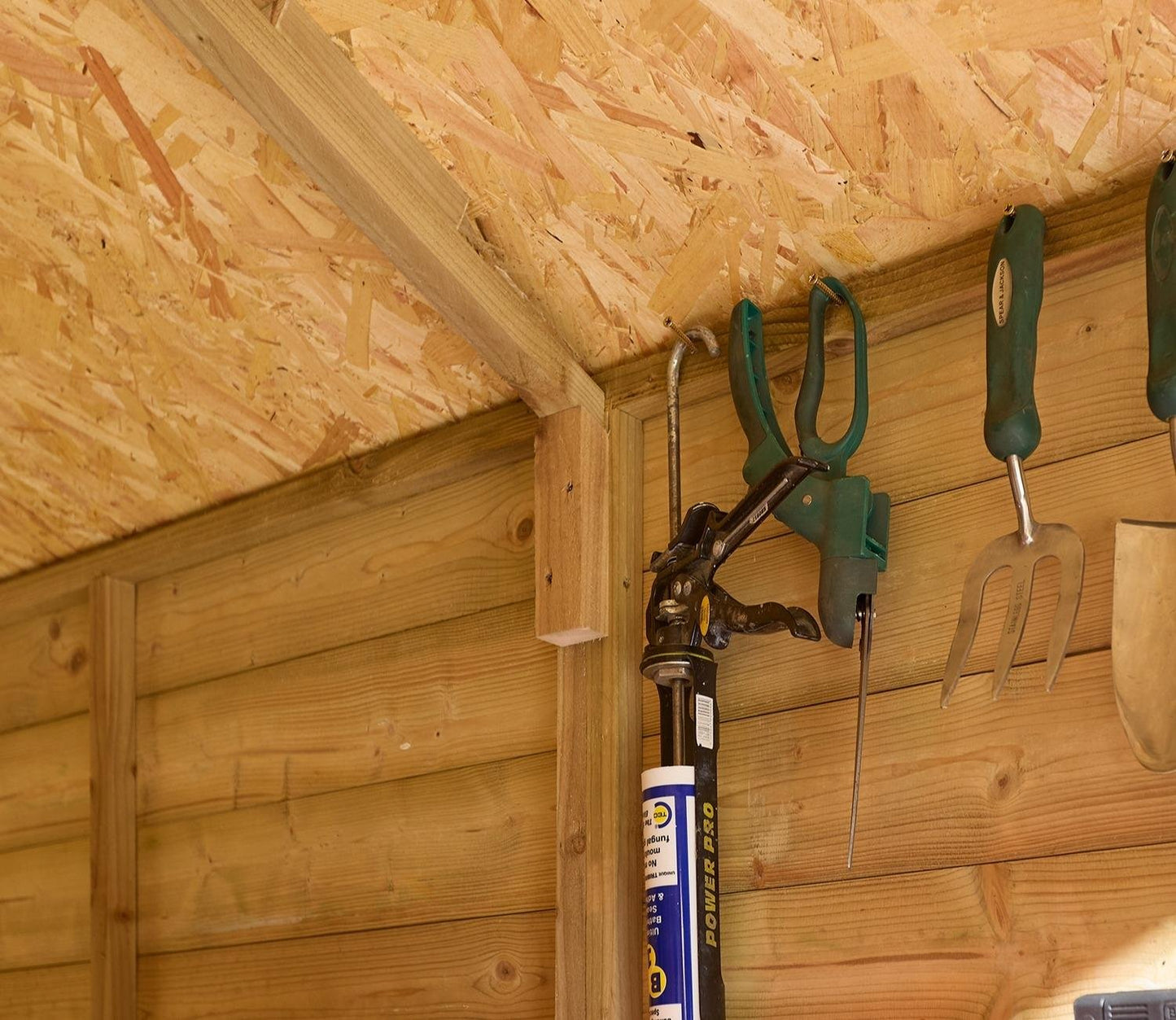 Rowlinson 6 x 8 ft Shiplap Apex Shed - image 7