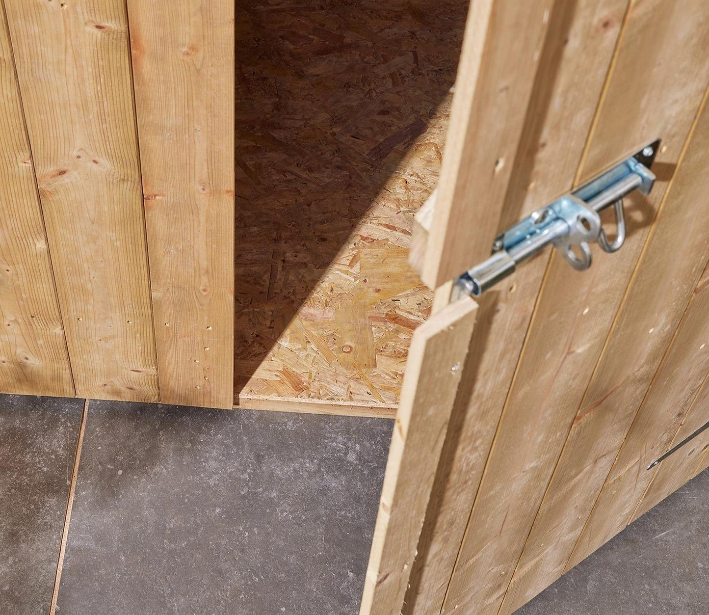 Rowlinson 6 x 8 ft Shiplap Apex Shed - image 10